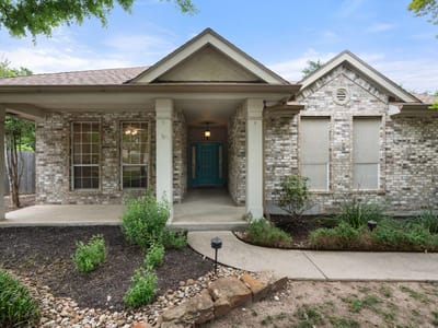 Photo 5 of 40 at 2812 Cascade Falls DR - 3 bed 2 bath home