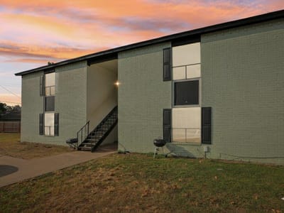 Property photo 2 at 2812 Cypress Bend CIR - Cedar Ridge Ph 01, Bryan, TX