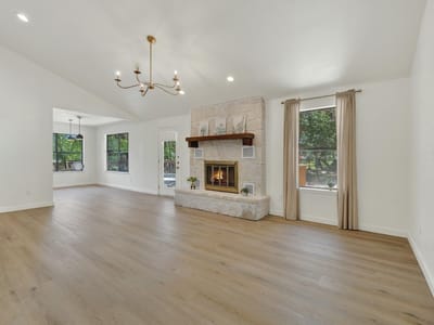 Property photo 3 at 2812 Philo ST - 4 bed 2 bath home