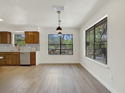 Property photo 5 at 2812 Philo ST - 4 bed 2 bath home
