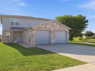 Living area at 2813 Leroy CIR Unit #A and #B - Loma Vista Estates Ph Three, Killeen, TX