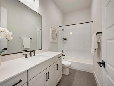 Bathroom at 2824 Redwood GRV - 4 bed 3 bath home