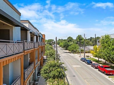 Property photo 4 at 2827 Manor RD Unit #2202 - 3 bed 2 bath home