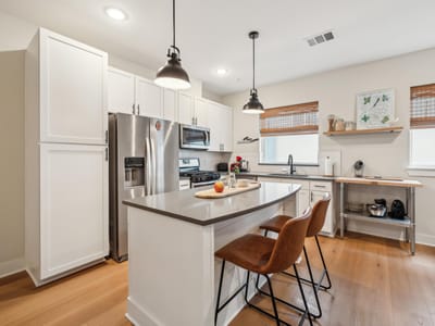 Primary bedroom at 2827 Manor RD Unit #3104 - 1 bed 1 bath home