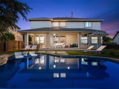 Living area at 2829 Long Lasso PASS - 6 bed 4 bath home