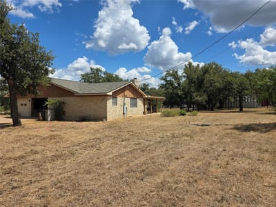 Property photo 4 at 2830 FM 690 Dv - 3 bed 2 bath home