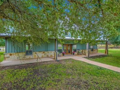 Living area at 2848 FM 166 Farm to Market Road - 3 bed 3 bath home