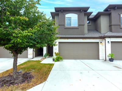 Living area at 2880 Donnell Dr Unit #2203 - 3 bed 2 bath home