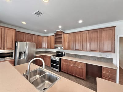 Living area at 289 Heatherwood DR - 3 bed 2 bath home