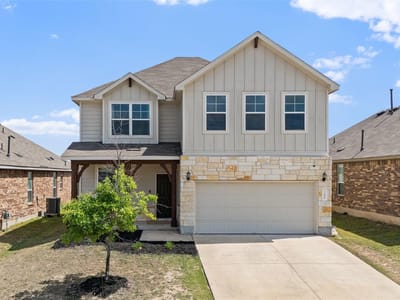 Living area at 290 Bayberry CIR - 4 bed 2 bath home