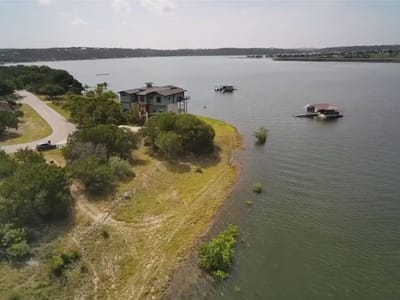 Living area at 2900 Constitution DR - HIGHLAND LAKE ESTATES SEC 6, Lago Vista, TX