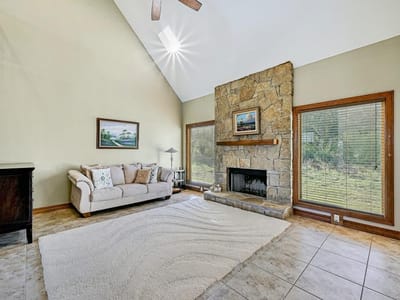 Primary bedroom at 2900 Hi Mesa - 4 bed 2 bath home
