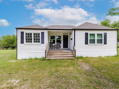 Property photo 4 at 2901 S Main ST - 3 bed 2 bath home