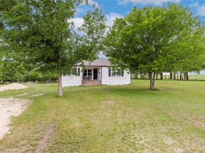 Property photo 5 at 2901 S Main ST - 3 bed 2 bath home