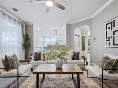 Living area at 2903 Pioneer WAY - 3 bed 2 bath home