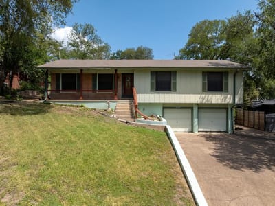 Property photo 2 at 2906 Oakhaven DR - Barton Hills Sec 01, Austin, TX