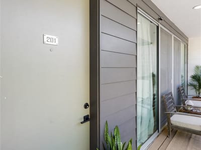 Photo 4 of 40 at 2906 S 1st ST Unit #201 - 1 bed 1 bath home