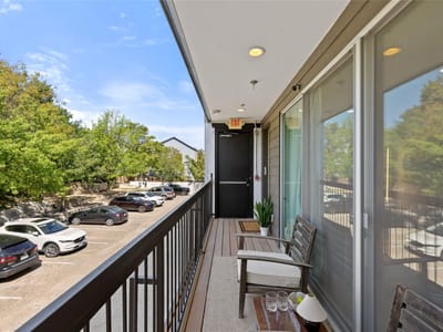 Photo 5 of 40 at 2906 S 1st ST Unit #201 - 1 bed 1 bath home