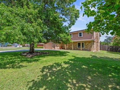 Primary bedroom at 2906 Veterans Ave - 4 bed 3 bath home