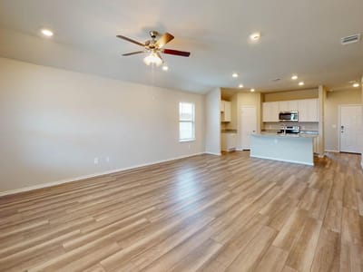 Bathroom at 2907 Creekside Hills BLVD - 4 bed 2 bath home