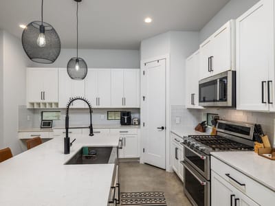Property photo 5 at 2909 E 3rd ST Unit #2 - 3 bed 2 bath home