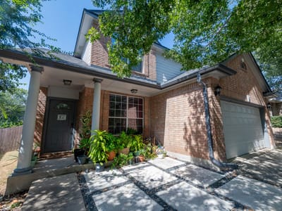 Property photo 3 at 2909 Fleet DR - 3 bed 2 bath home