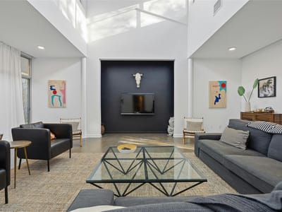 Living area at 2909  Stratford Dr - 5 bed 4 bath home