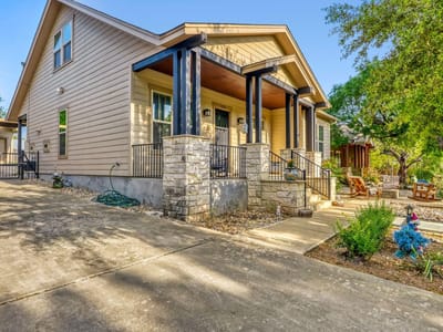 Kitchen at 2913 Chisholm Trl - 3 bed 3 bath home