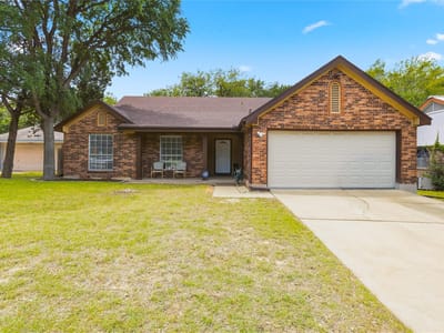 Living area at 2922 Wickersham Ln - 3 bed 2 bath home