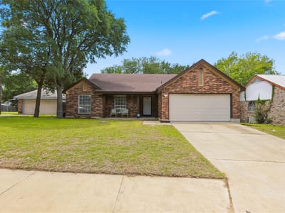 Kitchen at 2922 Wickersham Ln - 3 bed 2 bath home