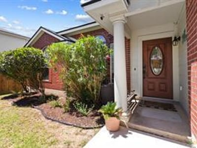 Property photo 2 at 293 Donatello ST - 5 bed 2 bath home