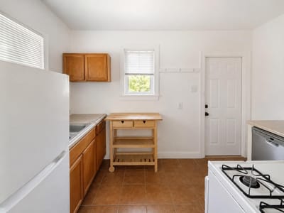 Property photo 4 at 2940 Eckert ST - 2 bed 1 bath home