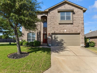 Living area at 299 Limestone TRL - 4 bed 3 bath home