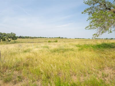 Living area at 300 ALTIDORE Ave - COOL WATER ACRES, Dale, TX