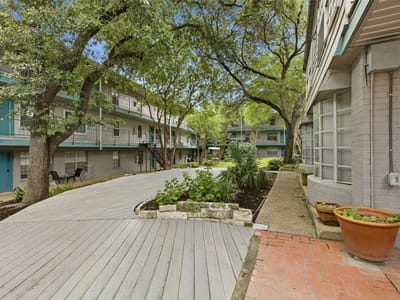 Primary bedroom at 300 Crockett ST Unit #315 - 1 bed 1 bath home