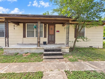 Photo 2 of 8 at 300 Elm - 3 bed 2 bath home