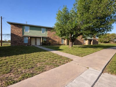Living area at 300 Meadow Dr - 1 bed 1 bath home