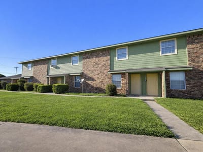 Primary bedroom at 300 Meadow Dr - 1 bed 1 bath home