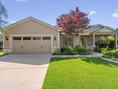 Living area at 300 Pipe Creek LN - 3 bed 3 bath home