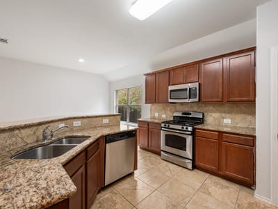 Photo 5 of 29 at 3000 Grand Mission WAY - 3 bed 2 bath home