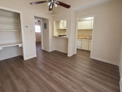 Photo 3 of 15 at 3000 Guadalupe ST Unit #305 - 1 bed 1 bath home