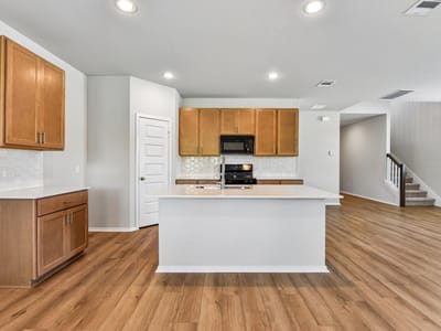 Property photo 4 at 3000 Little Don DR - 5 bed 2 bath home