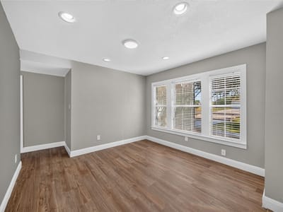 Property photo 5 at 3000 Ridgemont LN - 3 bed 2 bath home