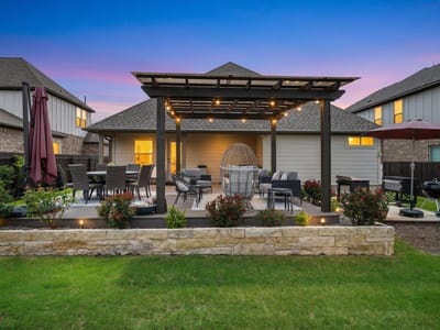 Living area at 3000 Rio Verde DR - 4 bed 2 bath home