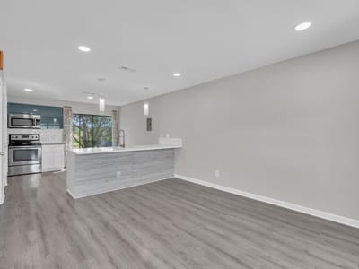 Property photo 4 at 3004 Whisper Oaks LN Unit #H - 2 bed 1 bath home