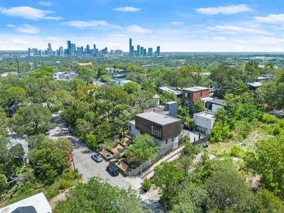 Property photo 3 at 3005 S 4th ST Unit #1 - 4 bed 3 bath home