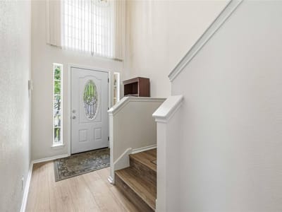 Living area at 3006 Bradford Park DR - 5 bed 3 bath home
