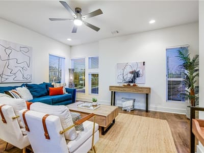 Property photo 2 at 3007 E 12th ST Unit #A - 1 bed 1 bath home