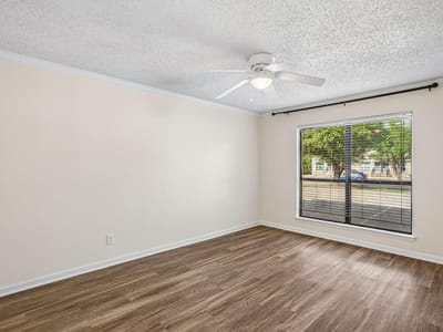 Photo 3 - 3008 Whisper Oaks LN Unit #B Photo 3 of 23 at 3008 Whisper Oaks LN Unit #B - 2 bed 1 bath home