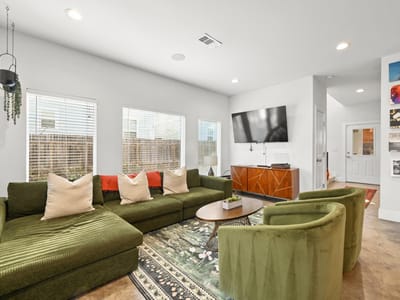 Photo 2 of 27 at 3009 Kuhlman Ave Unit #1 - 3 bed 2 bath home